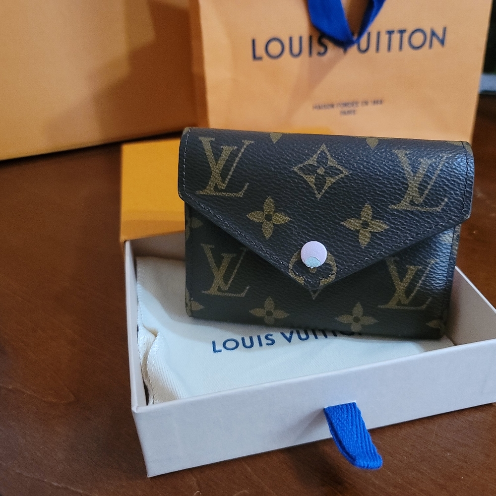 Louis-vuitton monogram victorine wallet with Ballerine leather interior